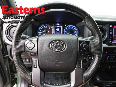 Used 2022 Toyota Tacoma TRD Sport AWD/4WD image 10