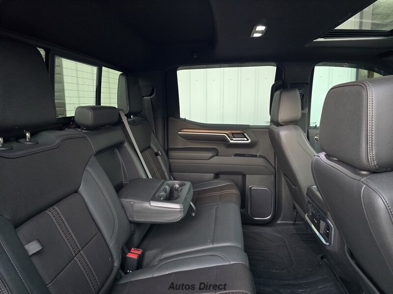 Used 2022 Chevrolet Silverado 1500 High Country w/ High Country Premium Package AWD/4WD image 29