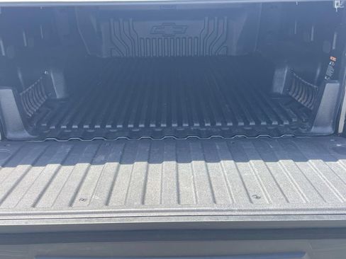 Used 2025 Chevrolet Silverado 1500 LT AWD/4WD image 12