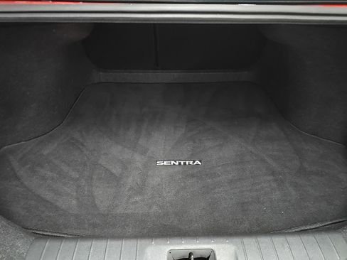 Used 2020 Nissan Sentra SV image 11