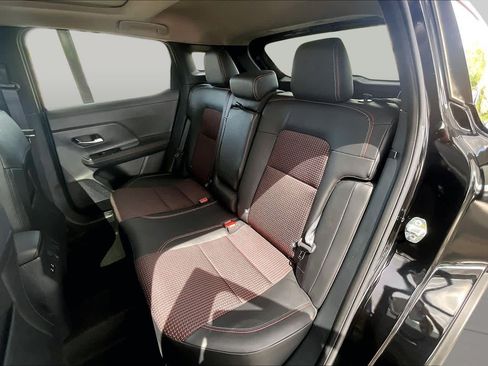 Used 2025 Nissan Kicks SR w/ SR Premium Package FWD image 20