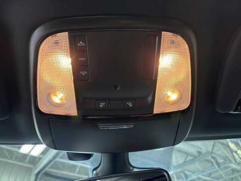 Used 2024 Dodge Durango SXT image 16