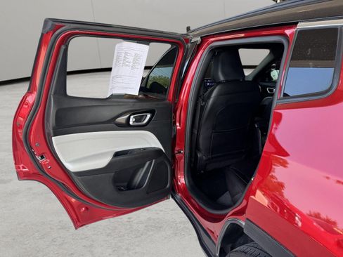 Used 2024 Jeep Compass Limited AWD/4WD image 6