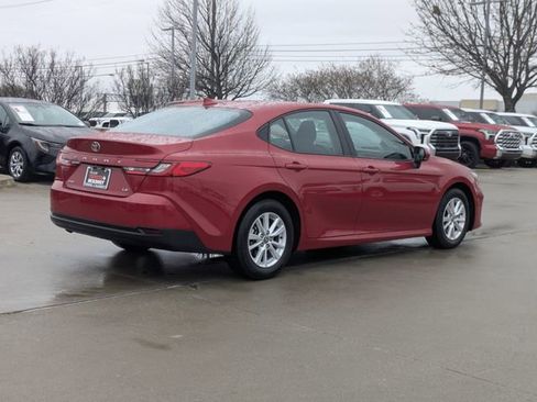Used 2025 Toyota Camry LE image 6