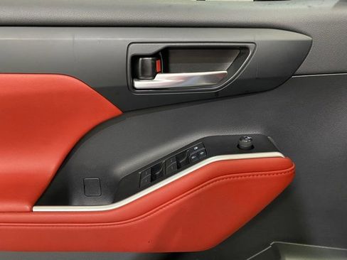 Certified 2021 Toyota Highlander XSE image 16