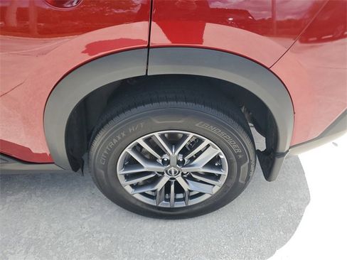 Used 2023 Nissan Rogue S image 8