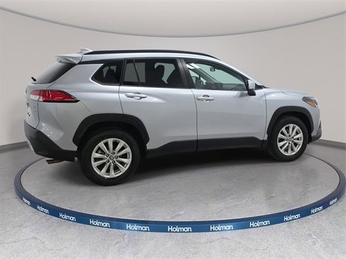 Certified 2024 Toyota Corolla Cross LE image 5