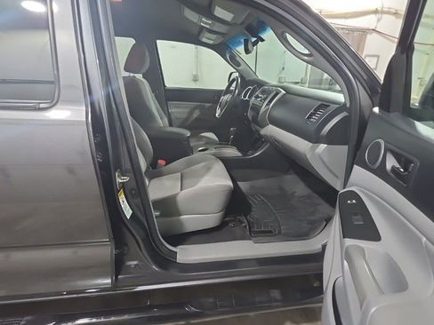 Used 2012 Toyota Tacoma PreRunner image 15