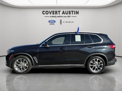 Used 2019 BMW X5 xDrive40i w/ Executive Package image 2