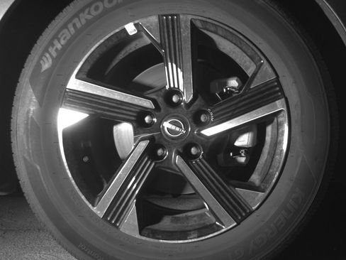 Used 2025 Nissan Sentra SV FWD image 13