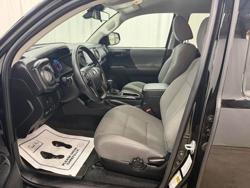 Used 2023 Toyota Tacoma SR AWD/4WD image 18