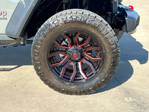 Used 2021 Jeep Wrangler Unlimited Rubicon w/ LED Lighting Group image 10