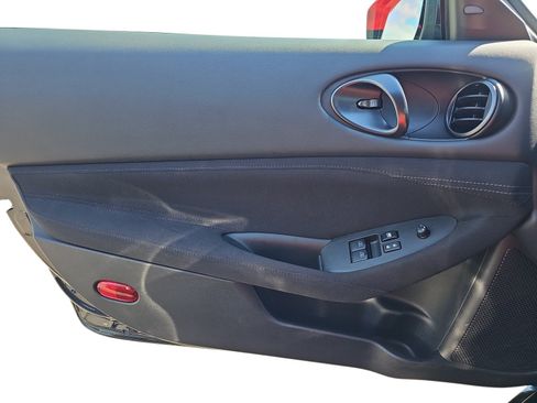 Used 2025 Nissan Z Sport w/ Floor Mat Package RWD image 21