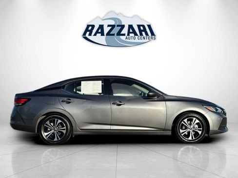 Used 2022 Nissan Sentra SV image 2