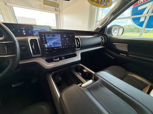 Used 2025 Ford Expedition Max Active AWD/4WD image 28
