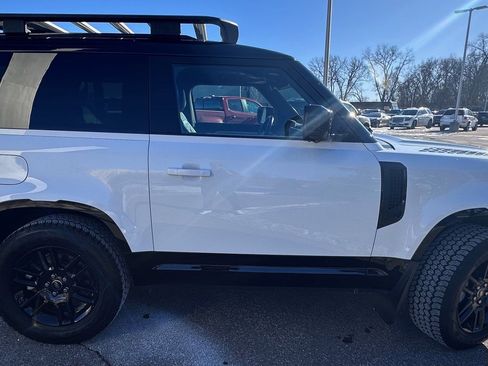 Certified 2023 Land Rover Defender 90 X-Dynamic SE image 4