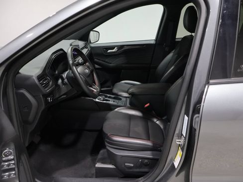 Used 2025 Ford Escape ST-Line AWD/4WD image 9