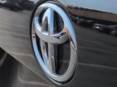 Certified 2025 Toyota RAV4 XLE image 27