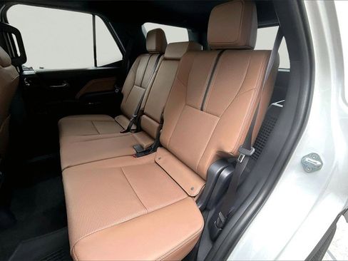 Used 2025 Toyota 4Runner Limited image 19