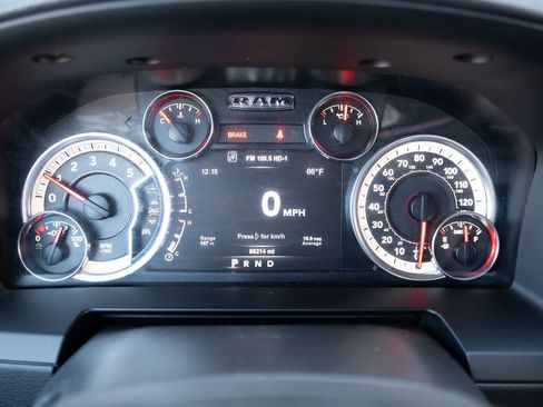 Used 2018 RAM 1500 Laramie w/ Convenience Group AWD/4WD image 7