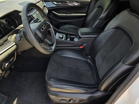 Used 2023 Jeep Grand Cherokee L Laredo AWD/4WD image 24