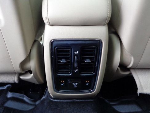Used 2013 Jeep Grand Cherokee Limited image 19