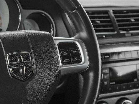 Used 2014 Dodge Challenger R/T image 14