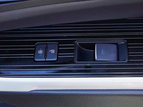 New 2026 Toyota Sienna XLE Woodland Edition AWD/4WD image 27