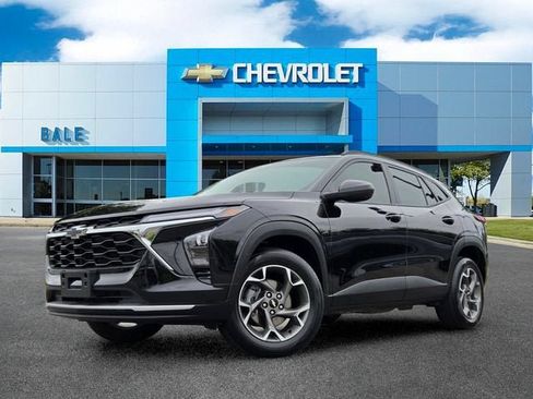 Used 2024 Chevrolet Trax LT FWD image 23