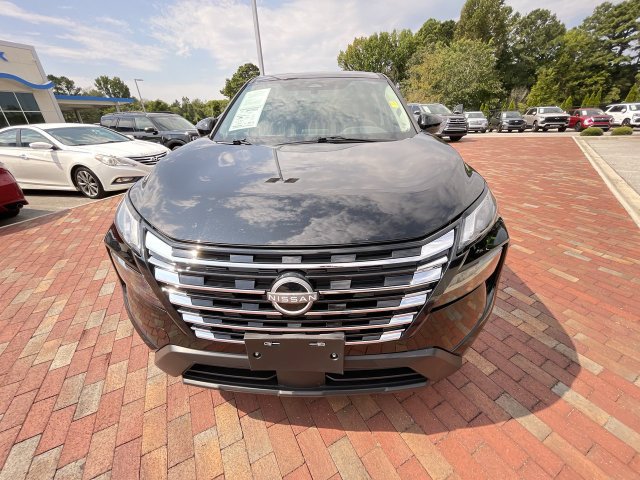 Used 2025 Nissan Rogue SV FWD image 26