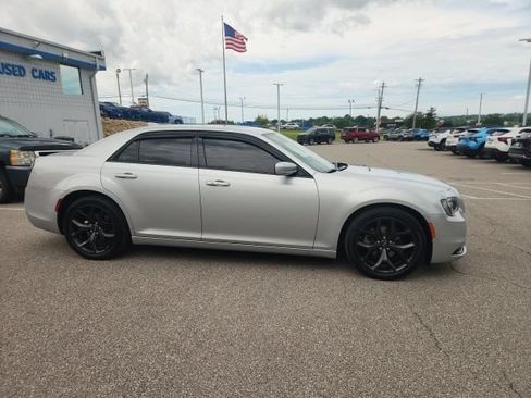Used 2022 Chrysler 300 S RWD image 3