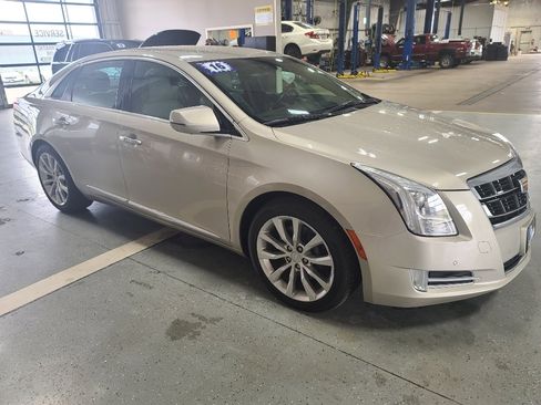 Used 2016 Cadillac XTS Luxury w/ Driver Awareness Package AWD/4WD image 4