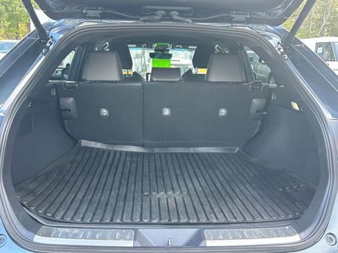 Used 2024 Toyota Venza XLE image 26