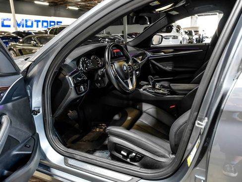 Used 2019 BMW 530i RWD image 2