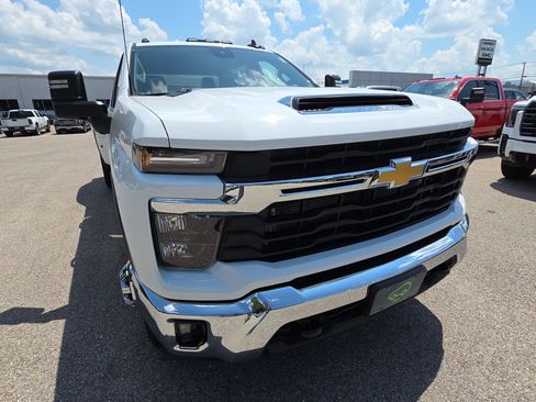 Certified 2025 Chevrolet Silverado 3500 LT w/ Convenience Package AWD/4WD image 12