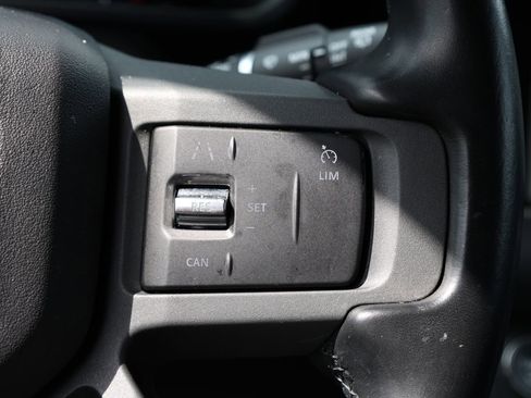 Used 2023 Land Rover Defender 110 X-Dynamic SE AWD/4WD image 39