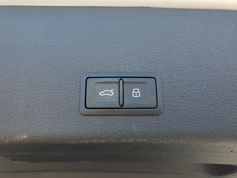 Used 2024 Audi Q8 e-tron Premium Plus w/ Premium Plus Package AWD/4WD image 9