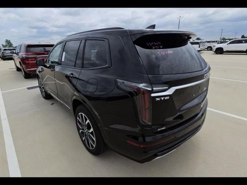 Certified 2025 Cadillac XT6 Sport w/ Platinum Package AWD/4WD image 5