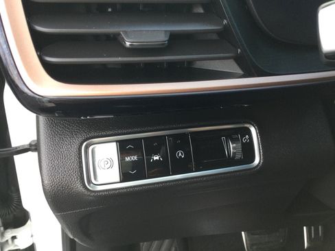 Used 2024 Buick Envision Sport Touring AWD/4WD image 17