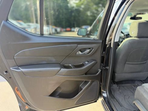 Used 2019 Chevrolet Traverse LT w/ LPO, Floor Liner Package AWD/4WD image 24