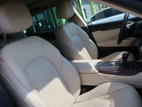 Used 2017 Maserati Levante w/ Luxury Package image 25