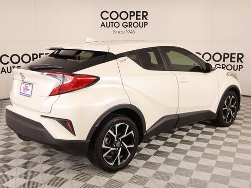 Used 2019 Toyota C-HR XLE FWD image 19