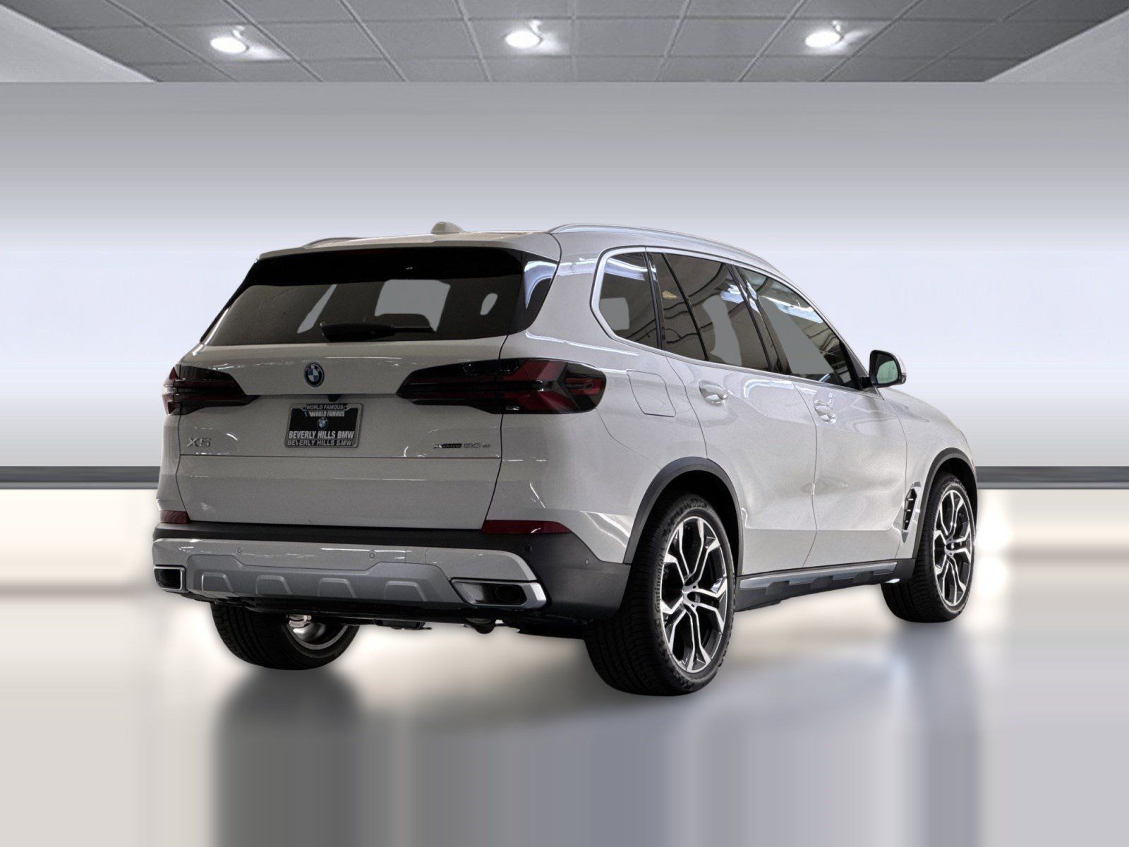 Used 2026 BMW X5 xDrive50e w/ Climate Comfort Package AWD/4WD image 9