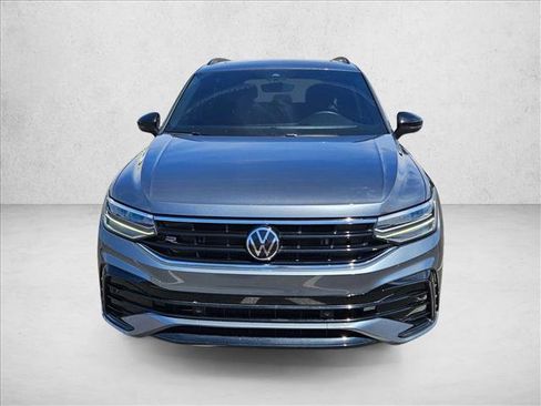 Used 2023 Volkswagen Tiguan SE R-Line FWD image 2