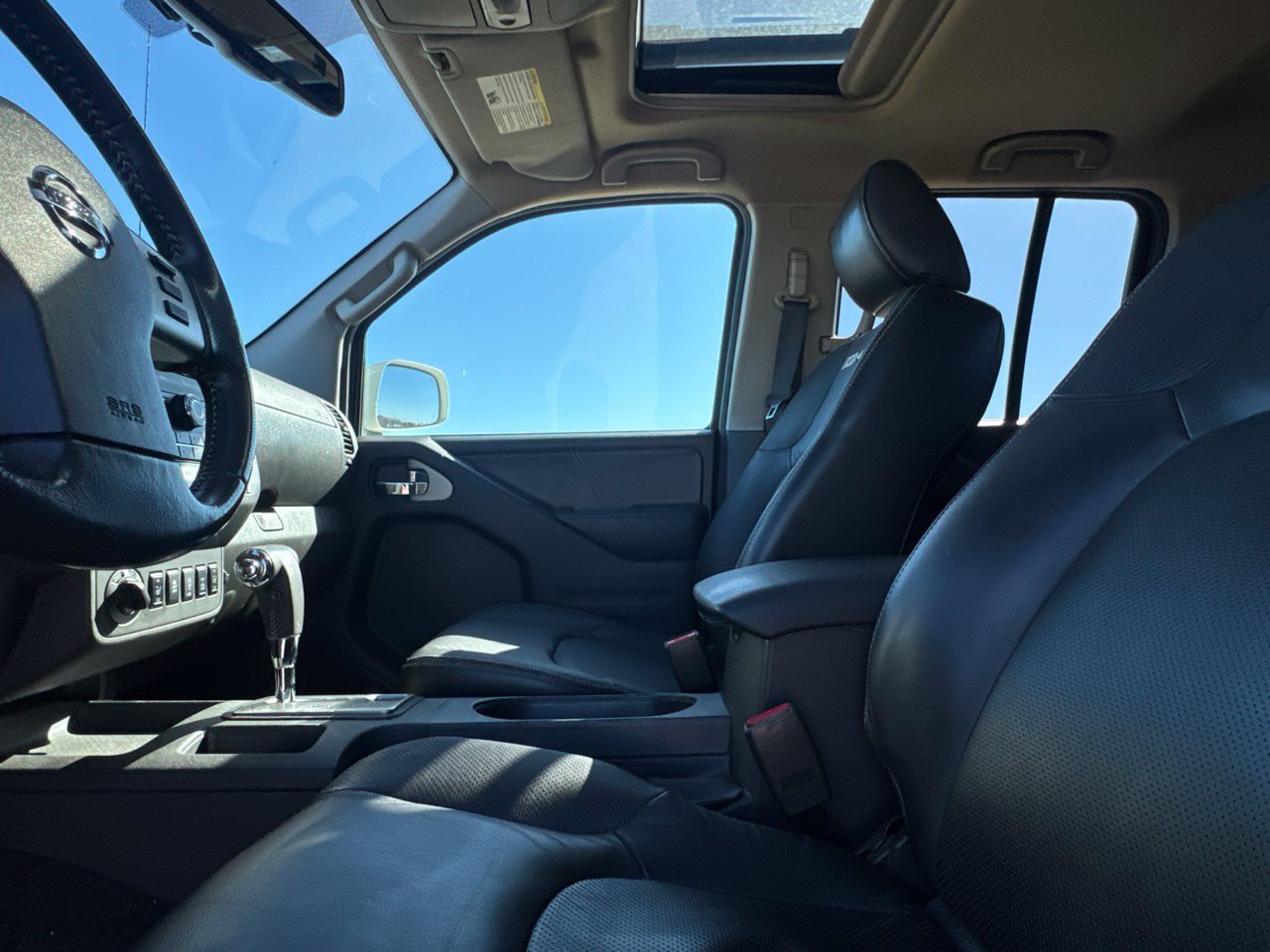 Used 2015 Nissan Frontier PRO-4X w/ Pro-4x Luxury Package AWD/4WD image 44