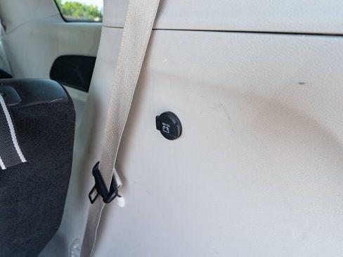 Used 2024 Chrysler Pacifica Touring-L FWD image 37