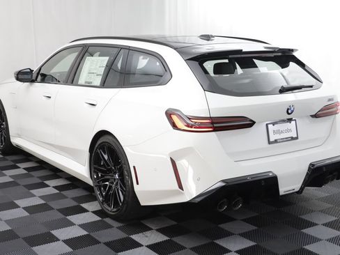 Used 2027 BMW M5 Touring AWD/4WD image 18