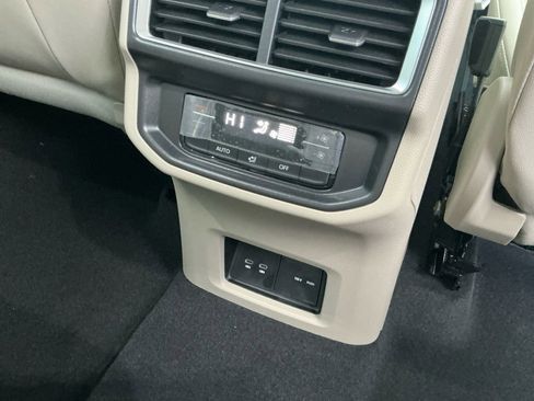 New 2026 Volkswagen Atlas SE image 20