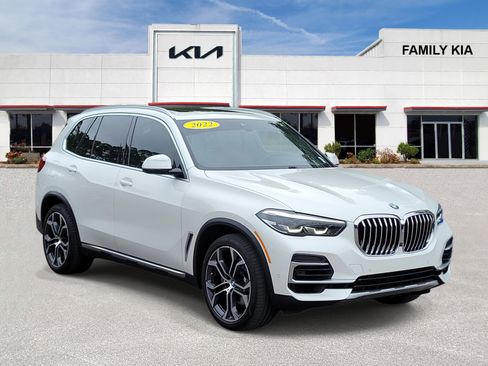 Used 2022 BMW X5 xDrive40i w/ Premium Package AWD/4WD image 1