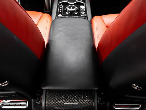 Used 2021 Rolls-Royce Cullinan Black Badge AWD/4WD image 36